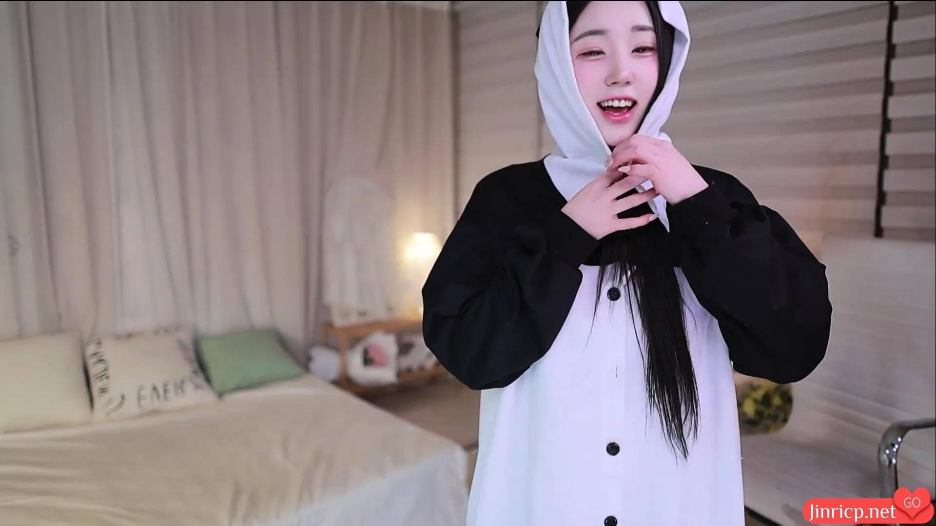 1736586079_1 1736586079_1