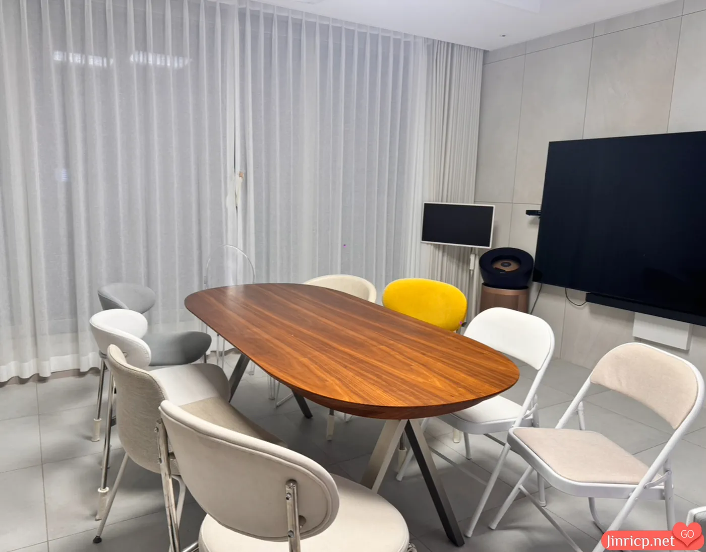 1737368933_1 1737368933_1